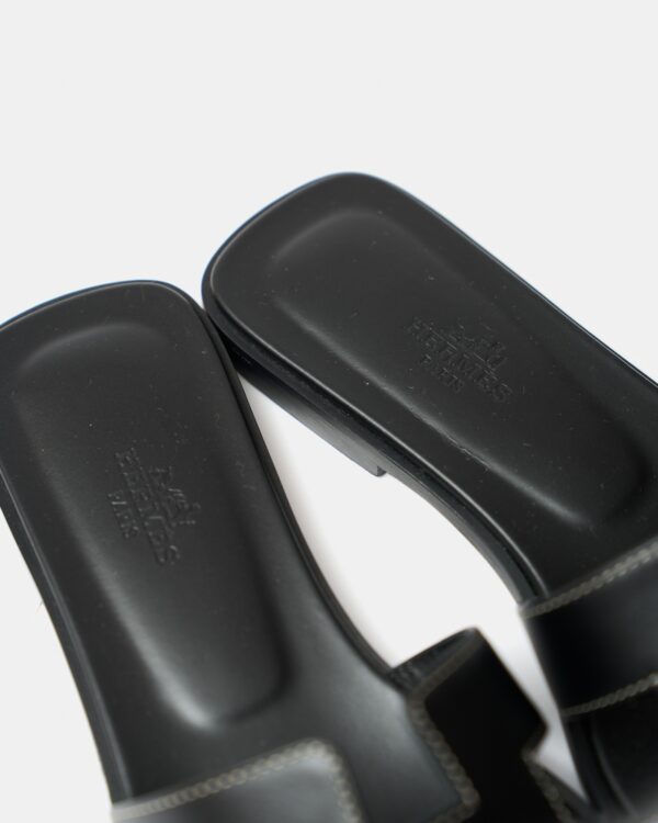 Hermès Oran Black Box Calfskin Sandal 38